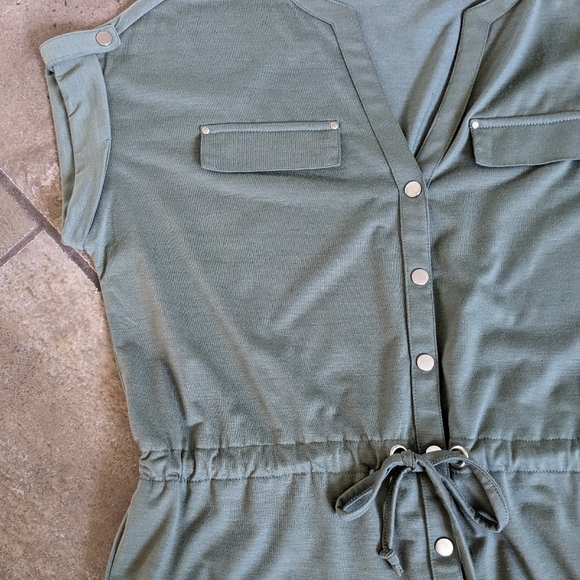 Cleo Petites cargo style drawstring t-shirt top size S Army Green. - Picture 7 of 12